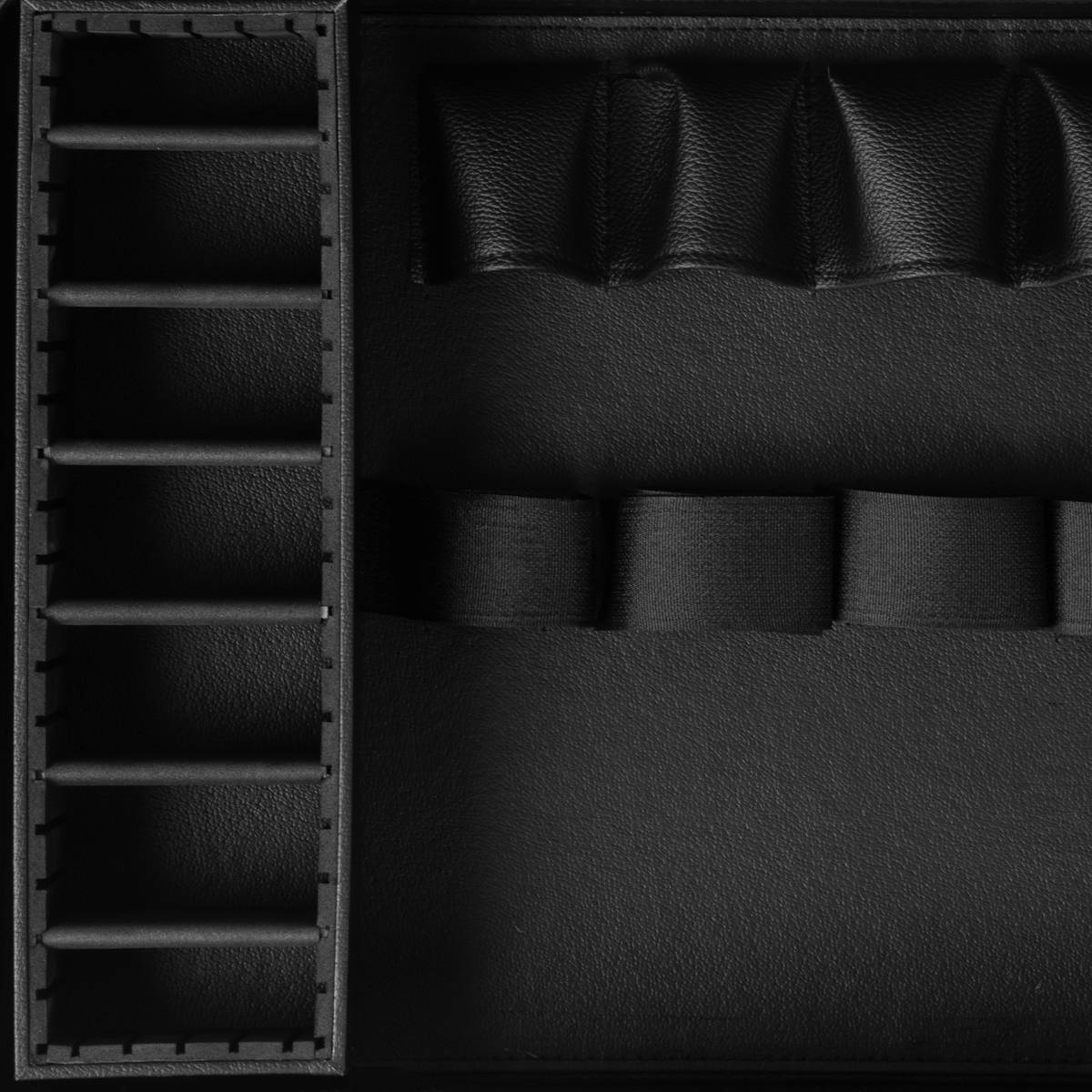 Bielo-čierny kadernícky kufor BARBER