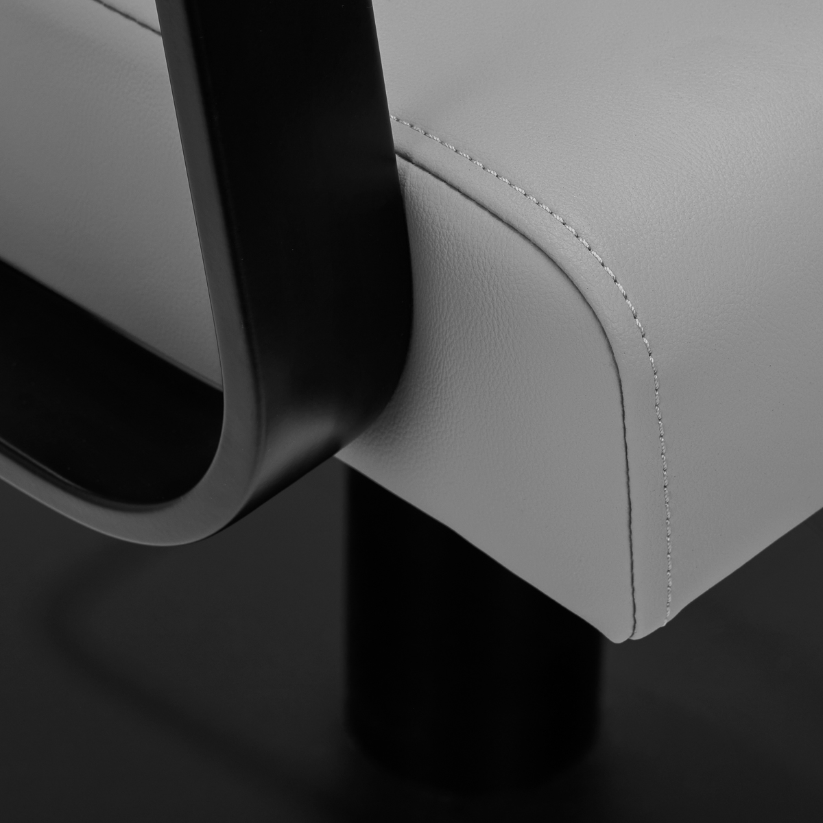 Čierno-šedé kadernícke kreslo Gabbiano Porto