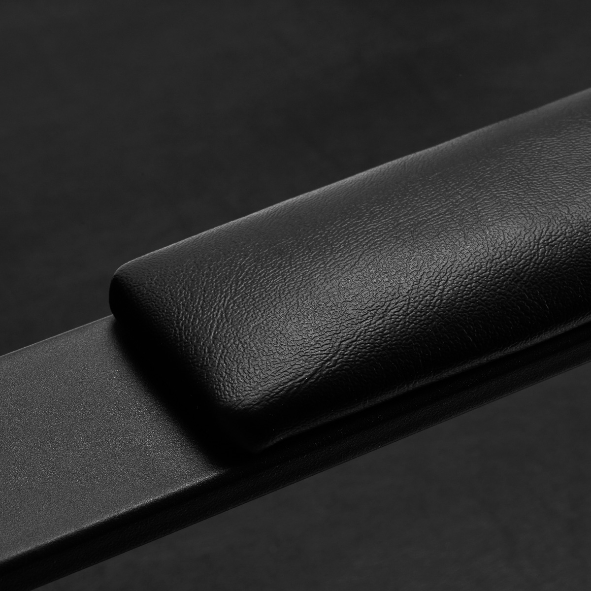 Kadernícke kreslo Gabbiano Modena čierna