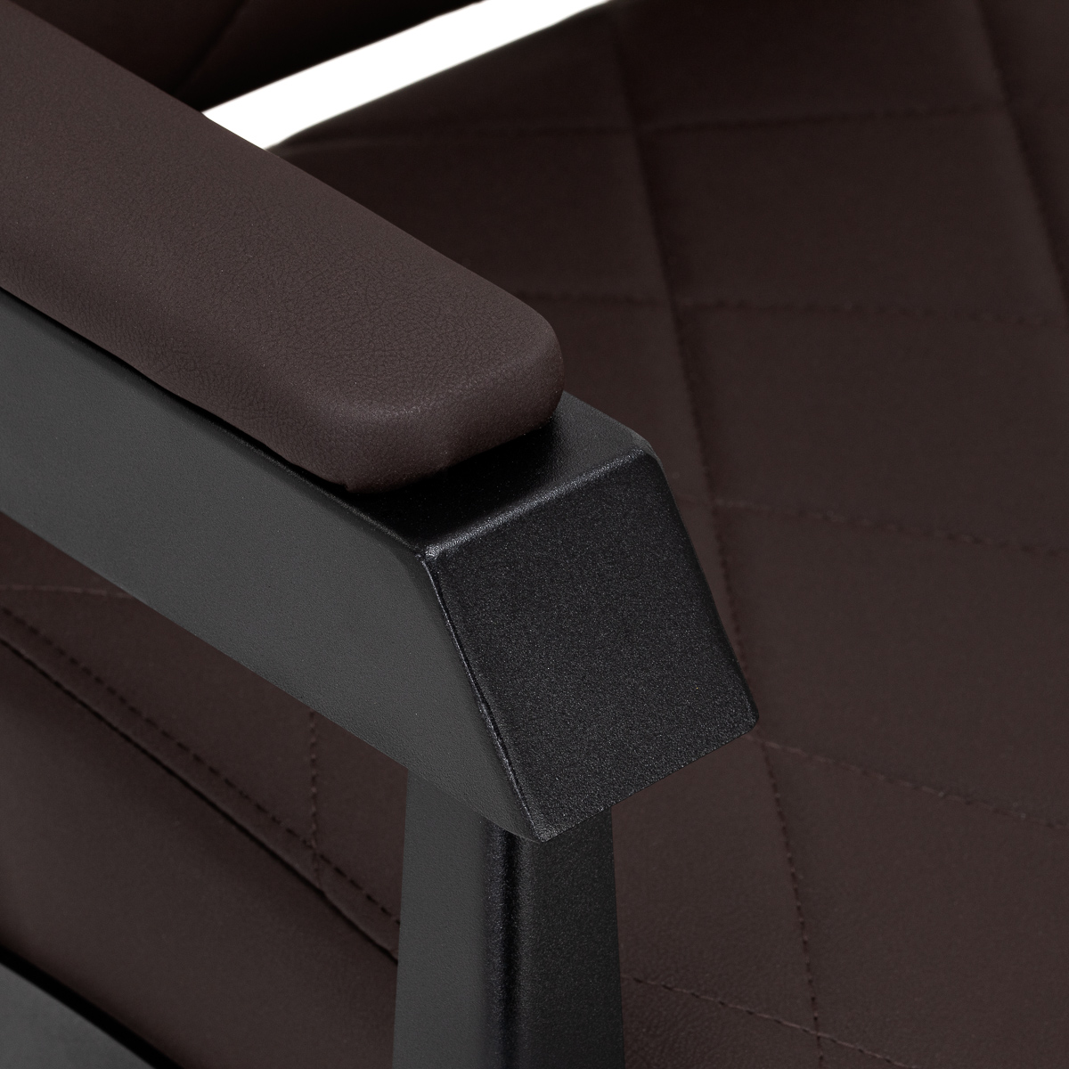 Holičské kreslo Gabbiano Bruno hnedé s čiernym rámom