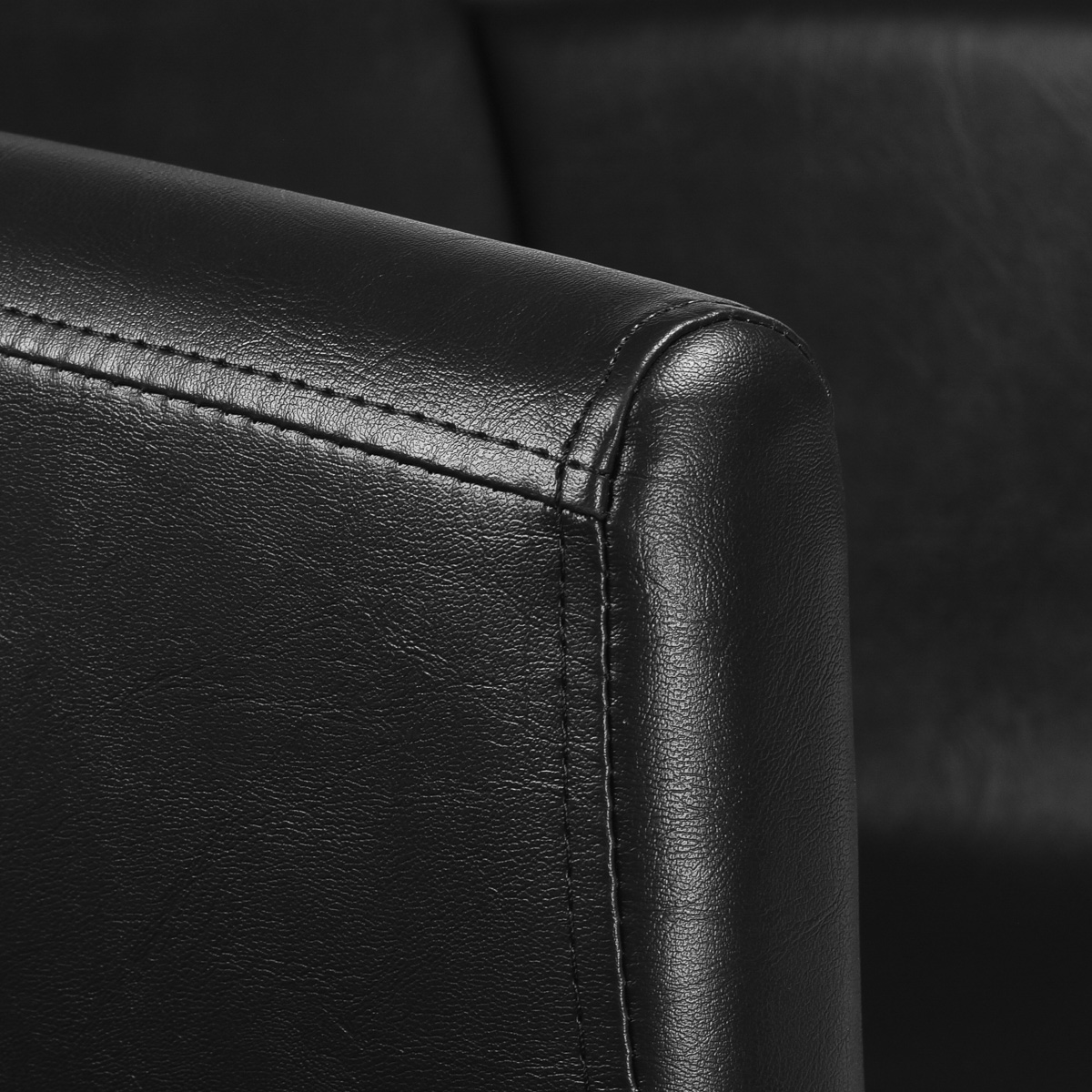 Kadernícke kreslo Gabbiano Mataro čierne s čiernou podnožou