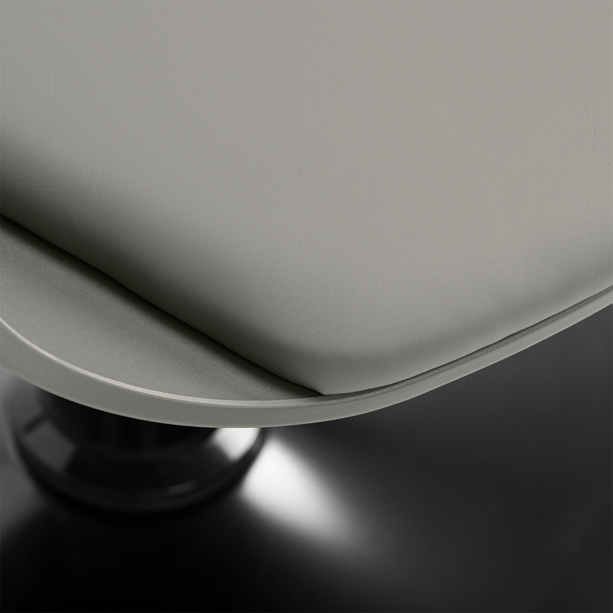 Kadernícke kreslo Hair System Halo sivá