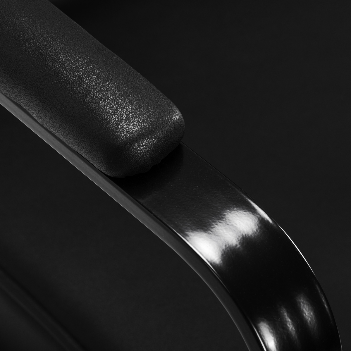 Kadernícke kreslo Hair System Studio noir čierne