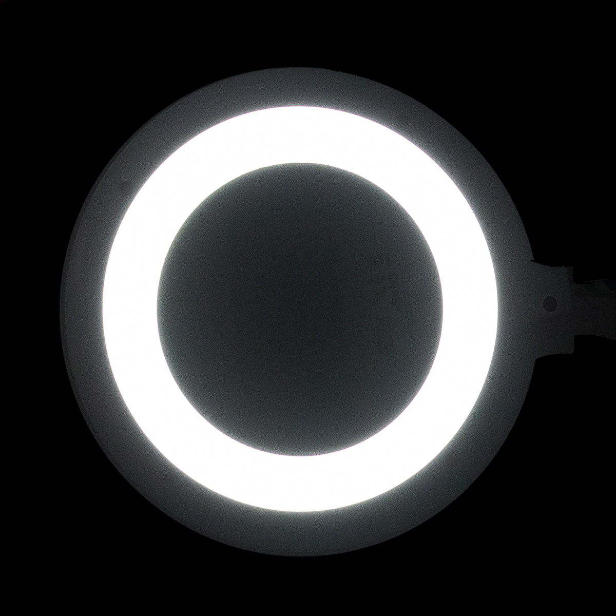 Lupa s osvetlením Elegante 6031, 60 LED SMD 3D, na pracovnú dosku, s reguláciou intenzity osvetlenia